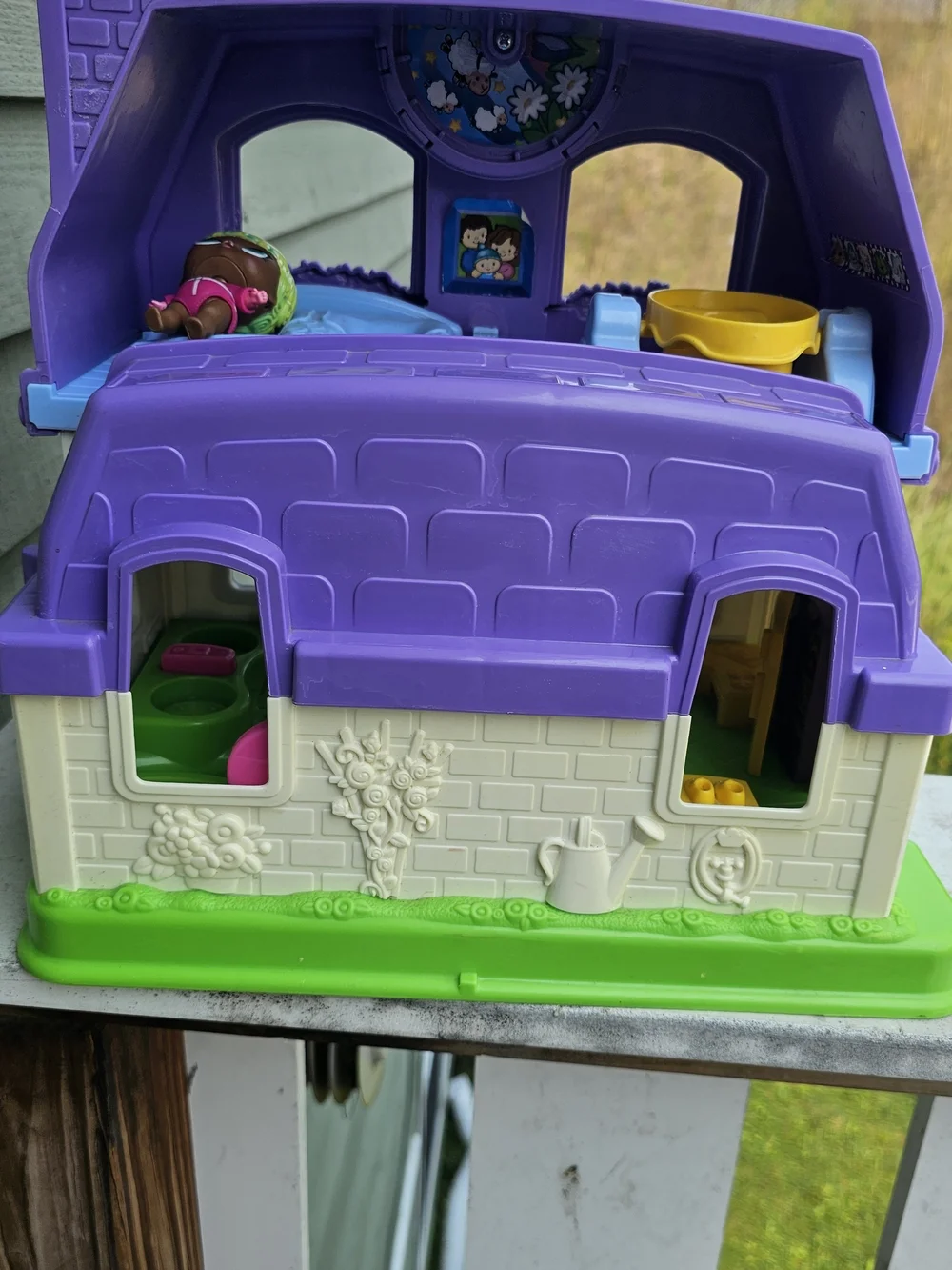 Dollhouse Purple, White & Green Little People Playhouse with Yellow Door